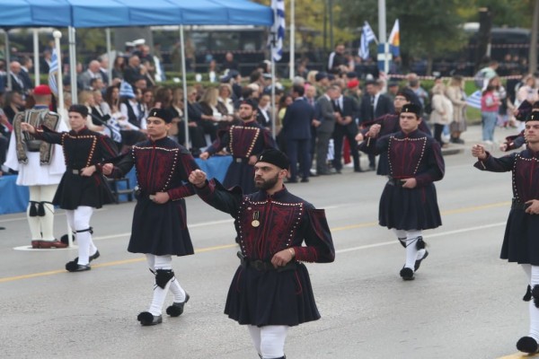 28η Οκτωβρίου: Ξεκίνησε η μεγάλη στρατιωτική παρέλαση στη Θεσσαλονίκη - Δείτε live