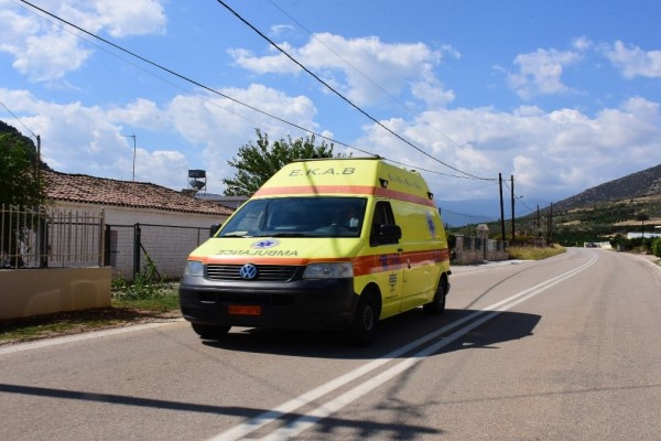 Τραγικό περιστατικό στην Βέροια: Ασθενής μέσα σε ασθενοφόρο γρονθοκόπησε διασώστη του ΕΚΑΒ – Διαφωνούσε για τη διαδρομή