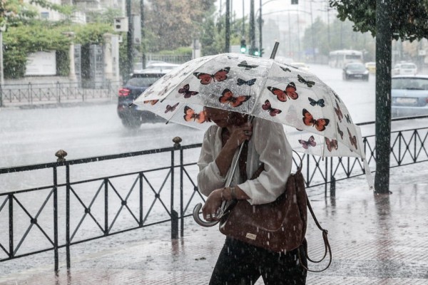 «Αγριεύει» επικίνδυνα ο καιρός - Έκτακτη προειδοποίηση Meteo για ατμοσφαιρική διαταραχή με ισχυρές καταιγίδες (χάρτης)