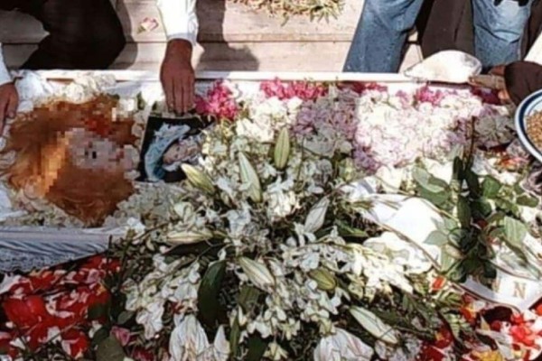 Νεκρή Αλίκη Βουγιουκλάκη: Το μακάβριο περιστατικό με την ηθοποιό στην κηδεία της που δεν παρατήρησε κανείς!