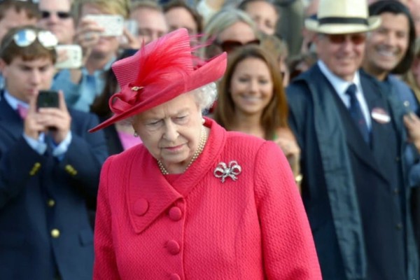 Σούσουρο στο βρετανικό παλάτι - Τεράστια ανατροπή με την αιτία θανάτου της Βασίλισσας Ελισάβετ!