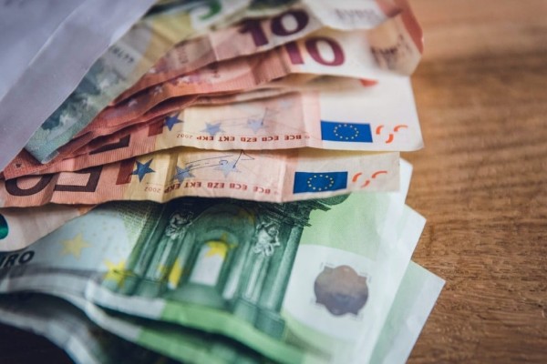 «Έσκασε» νέο επίδομα 500 ευρώ με απλή αίτηση - Πώς το παίρνετε