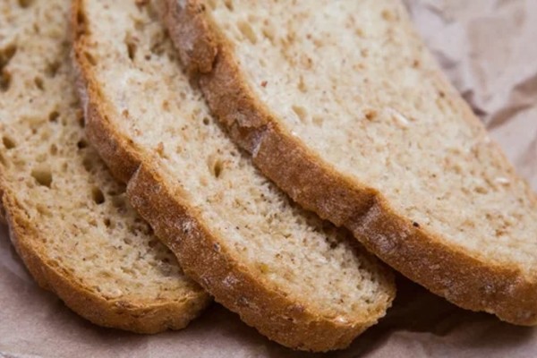 Το πρωινό που σας κρατάει όλη μέρα: Τα 2 καθημερινά υλικά που μαζί με το ψωμί σας προσφέρουν φουλ ενέργεια