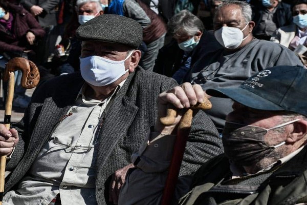 Συντάξεις: Σπιράλ μειώσεων λόγω χαμηλών εισφορών!