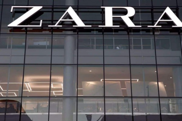 Στα ZARA θα βρείτε το πιο trendy μπουφάν για το 2023 μόνο με 17,99 ευρώ