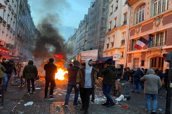 Πυροβολισμοί στο Παρίσι: Νέες συγκρούσεις μεταξύ της αστυνομίας και μελών της κουρδικής κοινότητας (photos)