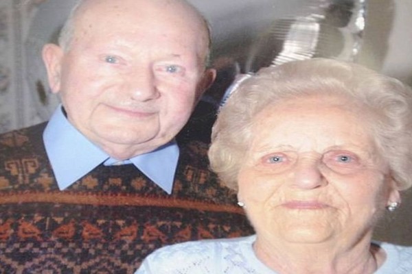 97χρονη γιαγιά και 96χρονος παππούς ήταν παντρεμένοι για 77 χρόνια - Ώσπου ένα βράδυ...