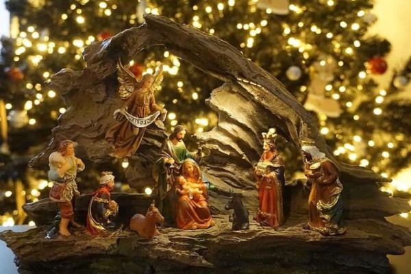 Χριστούγεννα: Η γέννηση του Θεανθρώπου - Ο λόγος που ορίστηκαν στις 25 Δεκεμβρίου και τι γιορτάζουμε