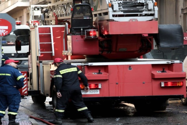 Θεσσαλονίκη: Φωτιά σε διαμέρισμα - Πληροφορίες για εγκλωβισμένους