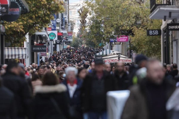 Εορταστικό ωράριο: Πώς θα λειτουργήσουν τα καταστήματα από βδομάδα