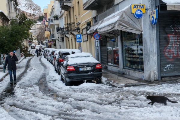 «Κατεβασιά» βαρυχειμωνιάς: Τα Μερομήνια μίλησαν - Φτάνουν τα πρώτα χιόνια στην Αθήνα!
