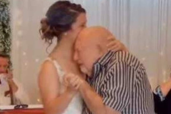 Παππούς και εγγονή συγκινούν στον χορό της γαμήλιας δεξίωσης - Θα «μουδιάσετε» όταν δείτε το...