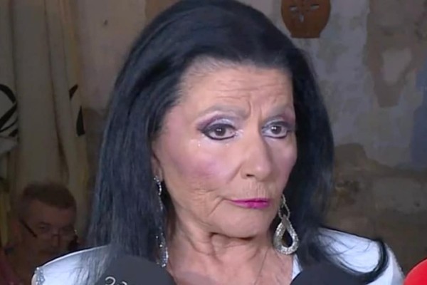 Ζωζώ Σαπουντζάκη: Τόλμησαν να τη ρωτήσουν για την ηλικία της και η απάντησή της ήταν όλα τα...λεφτά