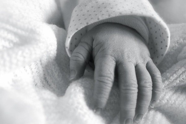 Θρίλερ στην Καρδίτσα: Νεκρό μωρό 16 ημερών