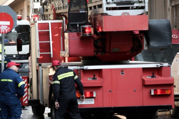 Φωτιά σε φορτηγό κοντά στη Μαλακάσα - Καθυστερήσεις στην κυκλοφορία