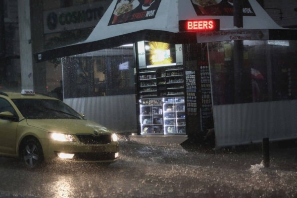 Κακοκαιρία: Διακοπή ρεύματος στο Παγκράτι!