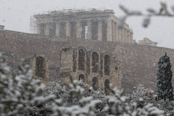 «Ιστορικός» χιονιάς από τα Μερομήνια; «Έντονα καιρικά φαινόμενα με τσουχτερό κρύο και...»