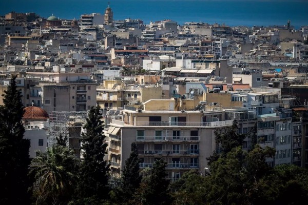 Eurostat: Θλιβερή πρωτιά της Ελλάδας στο κόστος στέγασης