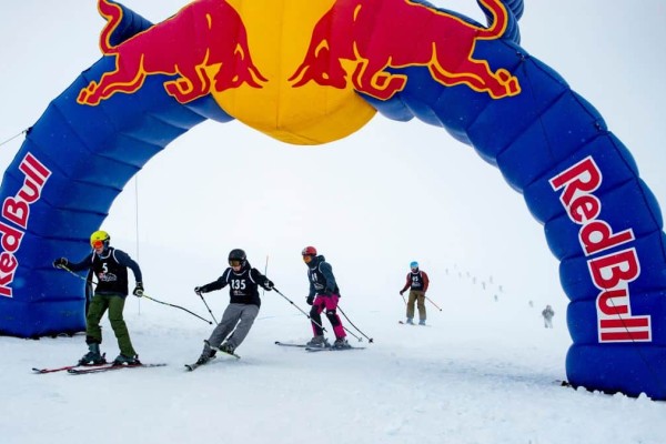Red Bull Homerun: Ο πιο επικός, fun αγώνας ski & snowboard επιστρέφει για 2η συνεχόμενη χρονιά στον Παρνασσό