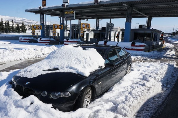 Χιόνι και αυτοκίνητο: Αυτή την κίνηση κάνετε με τους υαλοκαθαριστήρες και τους καταστρέφετε