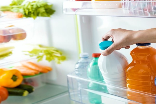 Υγρασία στο ψυγείο: Κίνδυνος «θάνατος» - Μην τολμήσετε να καταναλώσετε αυτές τις τροφές αν...