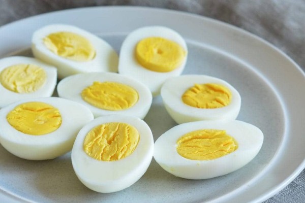 Δεν θα το δείτε ξανά: Ο μόνος τρόπος για να μην πρασινίζει ο κρόκος του αυγού όταν το βράζετε