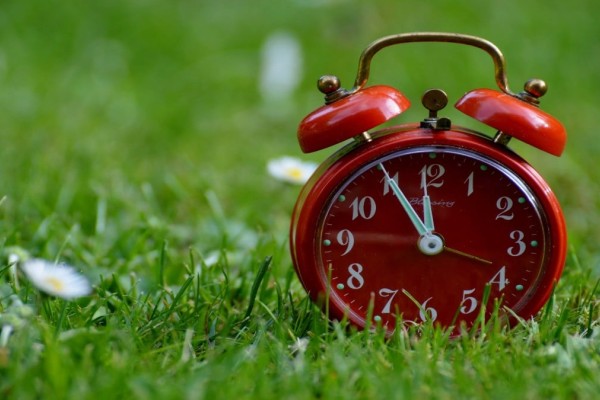 Αλλαγή ώρας 2023: Πότε γυρνάμε τα ρολόγια μας μια ώρα μπροστά