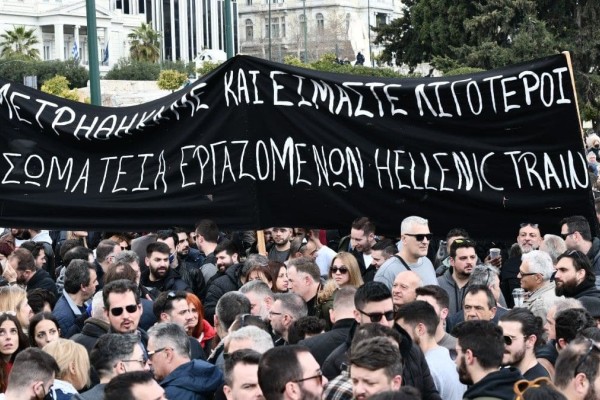 Συναγερμός στο κέντρο της Αθήνας: Επεισόδια με μολότοφ και χημικά!