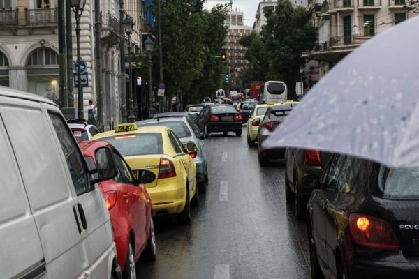 Κόλαση στους δρόμους της Αθήνας λόγω απεργίας:  Κλειστή η άνοδος της Πειραιώς - Καθυστερήσεις στην Αττική Οδό