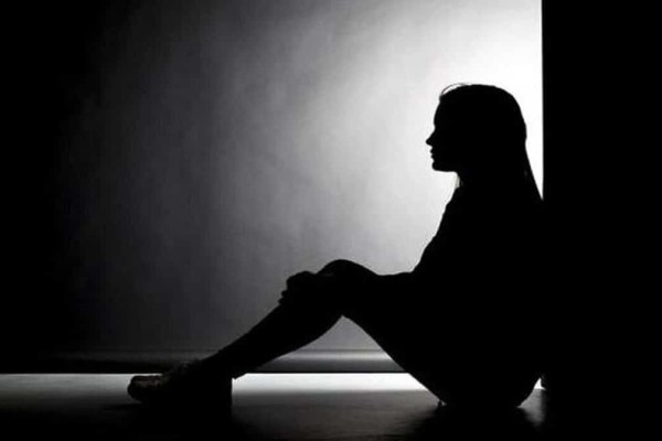 Νέα Σμύρνη: Η οικογενειακή τραγωδία της 14χρονης που βίαζαν και εξέδιδαν - Πώς το κορίτσι και τα αδέλφια της κατέληξαν σε ιδρύματα (Video)