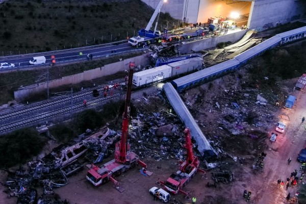 Τραγωδία στα Τέμπη: «Σεισμός» με απίστευτη καταγγελία - «Η εμπορική αμαξοστοιχία μετέφερε παράνομο φορτίο...»