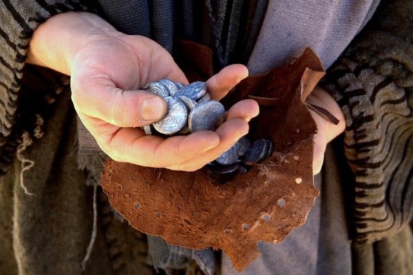 «Χρυσάφι» για τον Ιούδα: Τόσα ευρώ είναι τα 30 αργύρια που του έδωσαν για να προδώσει τον Χριστό - Αδιανόητο το ποσό σε δραχμές