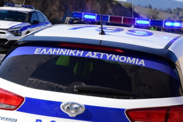 Συναγερμός στη Γλυφάδα: Έκρηξη με γκαζάκια σε πολυκατοικία