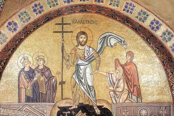 Χριστός Ανέστη εκ νεκρών: Οι μεγάλοι συμβολισμοί της Κυριακής του Πάσχα - Τι γιορτάζουμε και τα έθιμα σε όλη την Ελλάδα