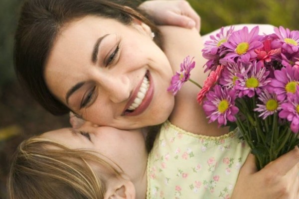 Παγκόσμια Ημέρα της Μητέρας: Χρόνια Πολλά σε όλες τις μαμάδες - Η άγνωστη ιστορία της ιδιαίτερης γιορτής