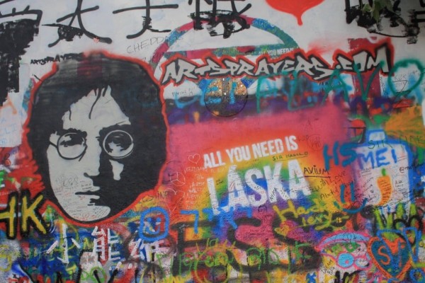 Beatles: Η τεχνητή νοημοσύνη «ζωντανεύει» τον Τζον Λένον ο οποίος τραγουδάει ξανά