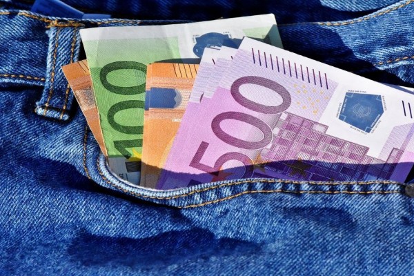 «Ειδικό» επίδομα έως 250 ευρώ απευθείας στα ΙΒΑΝ - Οι δικαιούχοι