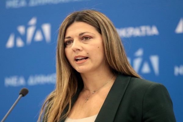 Δεν της φαίνεται καθόλου: Αυτή είναι η πραγματική ηλικία της υπουργού Σοφίας Ζαχαράκη