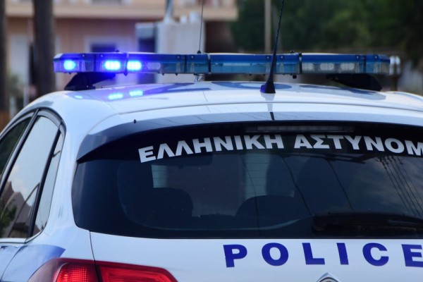 Γλυφάδα: Χειροπέδες σε ηγετικό μέλος μαφίας ναρκωτικών - Η οργάνωση σε 10 μήνες διακίνησε ποσά άνω των 250 εκατ. ευρώ (video)