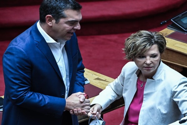 ΣΥΡΙΖΑ: «Πυρετός» για τον διάδοχο του Αλέξη Τσίπρα! Μένει «ακέφαλη» η Κοινοβουλευτική Ομάδα με το «όχι» της Γεροβασίλη (Video)