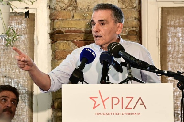 ΣΥΡΙΖΑ: Ανακοίνωσε επίσημα την υποψηφιότητά του για την ηγεσία του κόμματος ο Ευκλείδης Τσακαλώτος