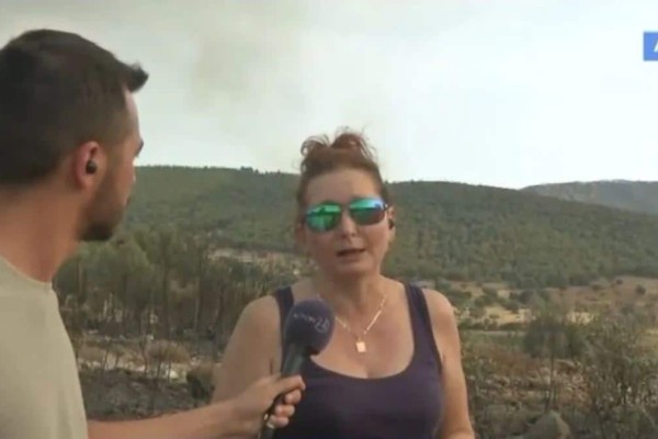 Φωτιά στη Μάνδρα: Σε απελπισία οι πυρόπληκτοι – «Δύο μέρες έχουμε να κοιμηθούμε»