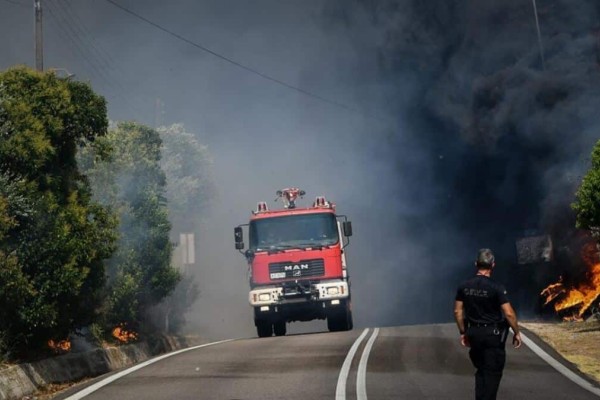 Συναγερμός στην Πυροσβεστική: Φωτιά στη Βλαχέρνα Άρτας – Επιχειρούν και εναέρια μέσα