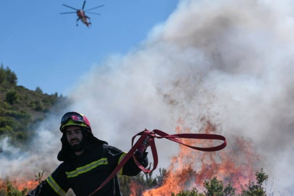 Φωτιές σε Σουφλί και Κρήτη