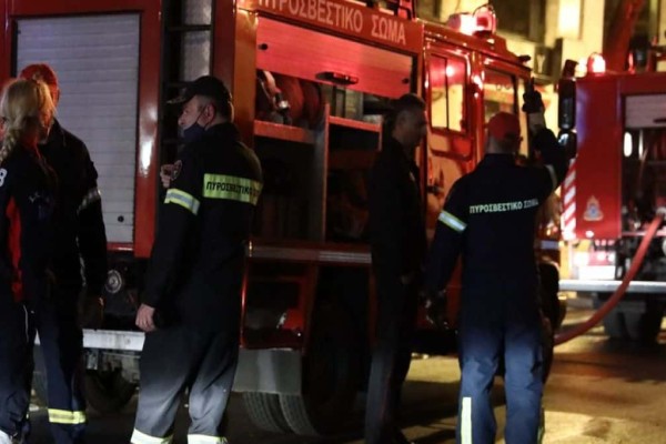 «Συναγερμός» στη Βιομηχανική Περιοχή Ηρακλείου: Στις φλόγες πιεστήρια εφημερίδας - Τραυματίστηκε εργαζόμενος