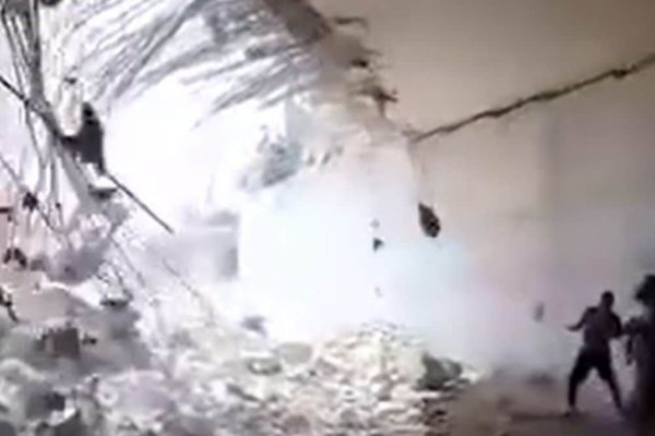 Τραγωδία στην Πάτρα: Συγκλονιστικό βίντεο κάτω από τη γέφυρα λίγο πριν καταρρεύσει