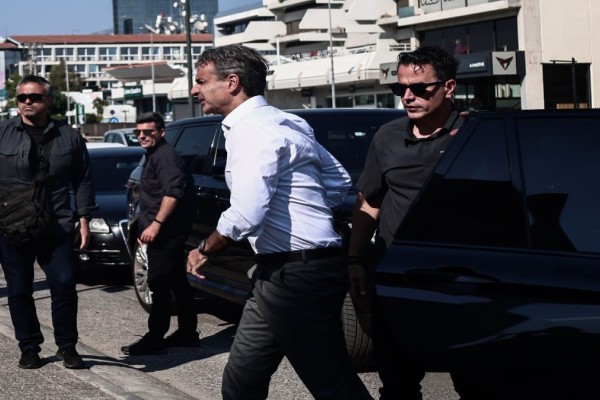 Κυριάκος Μητσοτάκης: Επέστρεψε στην Ελλάδα! Έφτασε στο υπουργείο Πολιτικής Προστασίας - Γύρισε άρον άρον από τις Βρυξέλλες (Video)