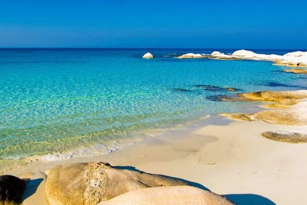 Με 50 ευρώ πας... Καραϊβική: Η εξωτική ελληνική παραλία που πρέπει οπωσδήποτε να πας μια φορά στη ζωή σου!
