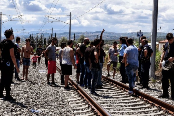 Φωτιά Λουτράκι: Με λεωφορεία τα δρομολόγια του προαστιακού Άνω Λιόσια – Κιάτο - Η ανακοίνωση της Hellenic Train