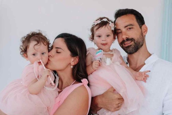 Τρισευτυχισμένος ο Σάκης Τανιμανίδης: Έρχεται το τρίτο κοριτσάκι στην οικογένεια του – Η αποκάλυψη μέσα σε μια φωτογραφία